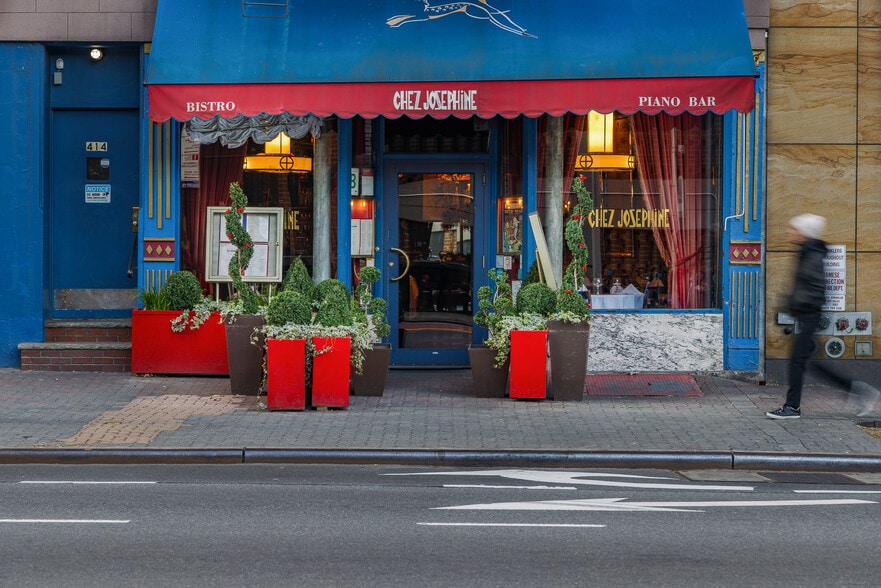 More Photos Of 414 W 42nd St, New York Apartments For Sale