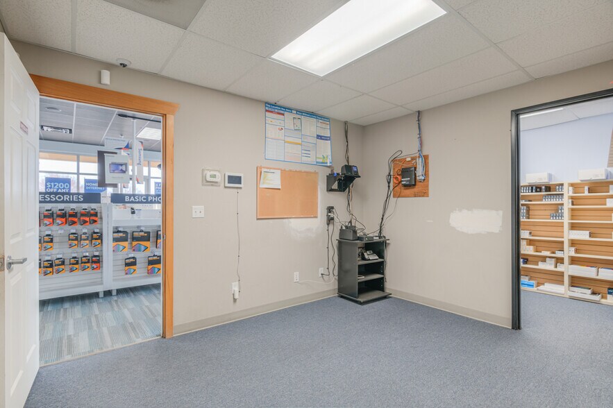 More Photos Of 1565 NE 3rd St, Prineville General Retail For Lease
