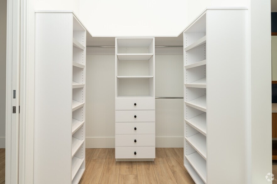 More Photos Of 330 S Cedros Ave, Solana Beach Apartments For Lease