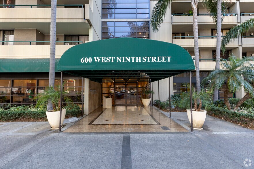 More Photos Of 600-638 W 9th St, Los Angeles Apartments For Lease