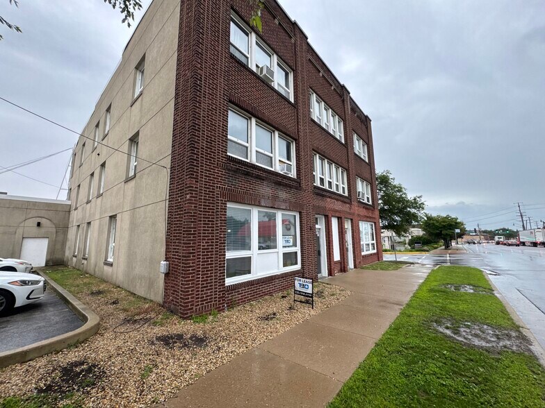Primary Photo Of 205 N Lake St, Aurora Storefront Retail Residential For Lease