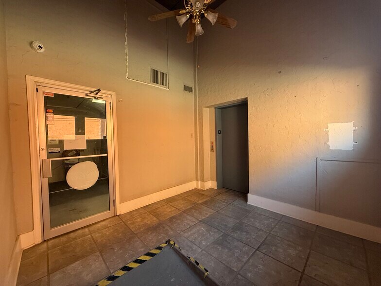 More Photos Of 200 W Main St, Ardmore Storefront Retail Office For Lease