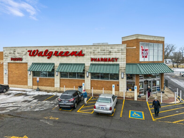 More Photos Of 104 Hwy 52 W, Portland Drugstore For Sale