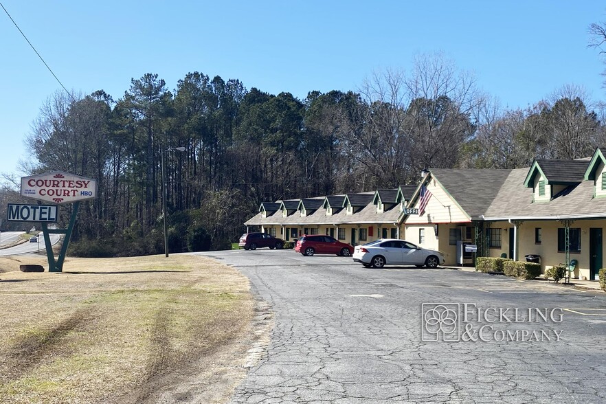 More Photos Of 2240 Gray Hwy, Macon-Bibb Hotel For Sale
