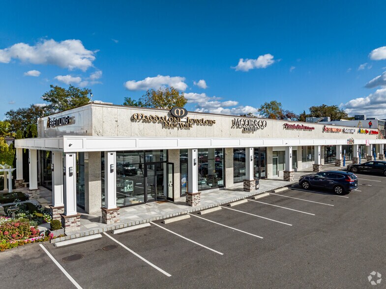 More Photos Of 1870 E Jericho Tpke, Huntington General Retail For Lease