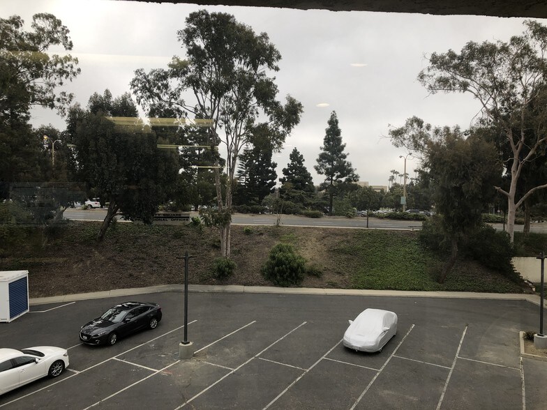 More Photos Of 674 County Square Dr, Ventura Office For Sale