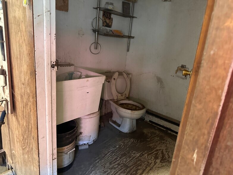 More Photos Of 3945 S Blue Star Dr, Traverse City Service For Sale