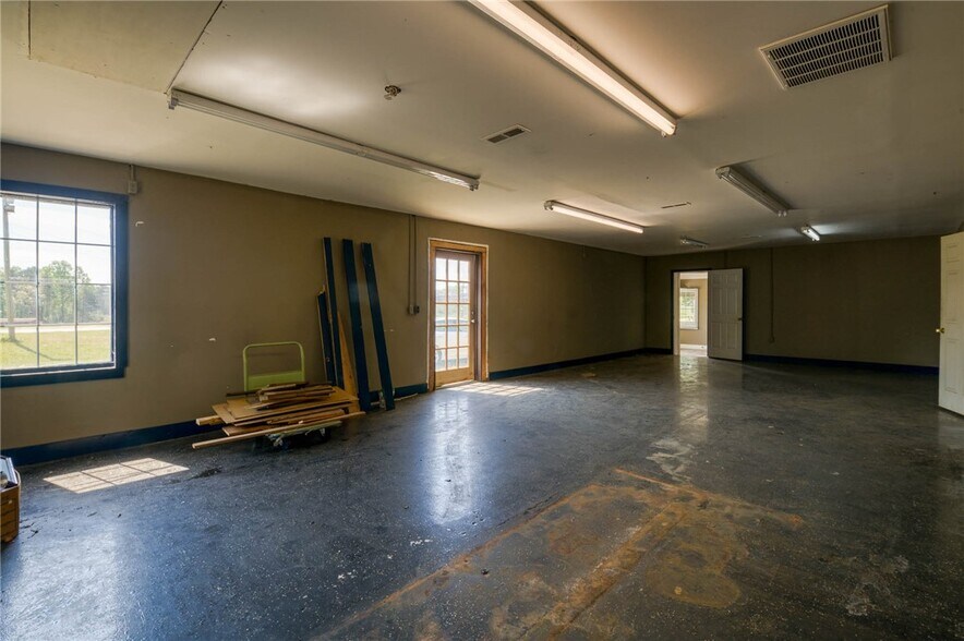 More Photos Of 810 Sportin Life Ln, Westminster Freestanding For Sale