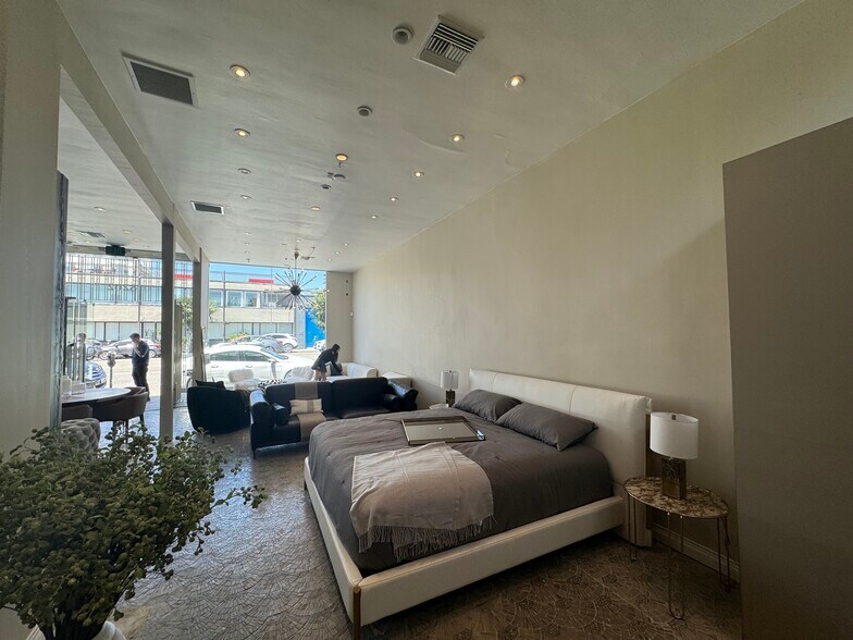More Photos Of 8262 Melrose Ave, Los Angeles Storefront Retail Residential For Lease