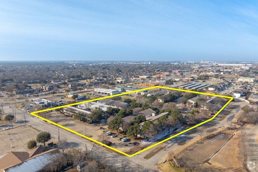 More Photos Of 2304 Oak Ln, Grand Prairie Office For Sale