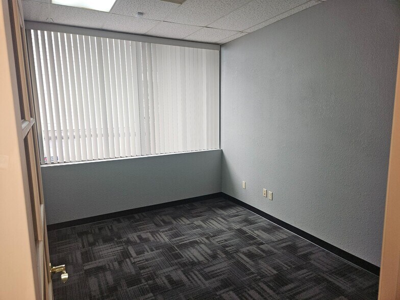 More Photos Of 16027-16029 SE McLoughlin blvd, Milwaukie Freestanding For Lease