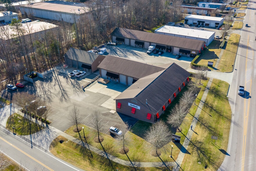 More Photos Of 5121 Neal Rd, Durham Warehouse For Lease