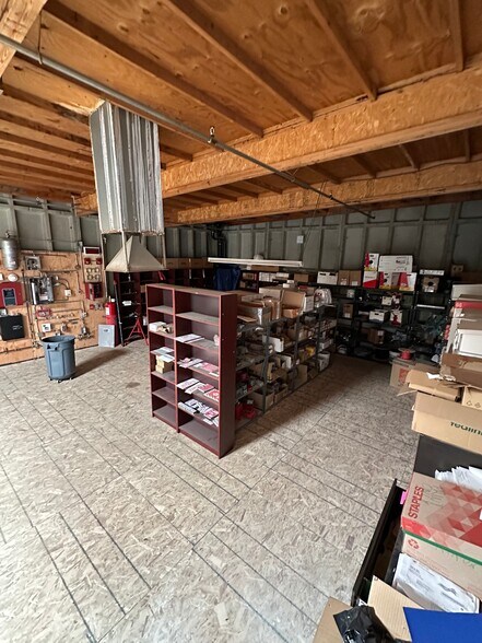 More Photos Of 77530 Enfield Ln, Palm Desert Showroom For Sale