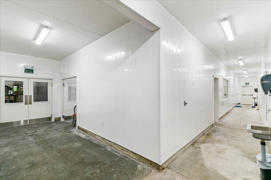 More Photos Of 383731 Salford Rd, Salford Freestanding For Sale