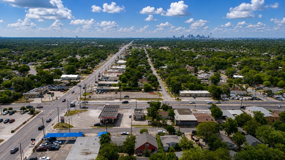 More Photos Of 755 N General McMullen Dr, San Antonio Light Manufacturing For Lease