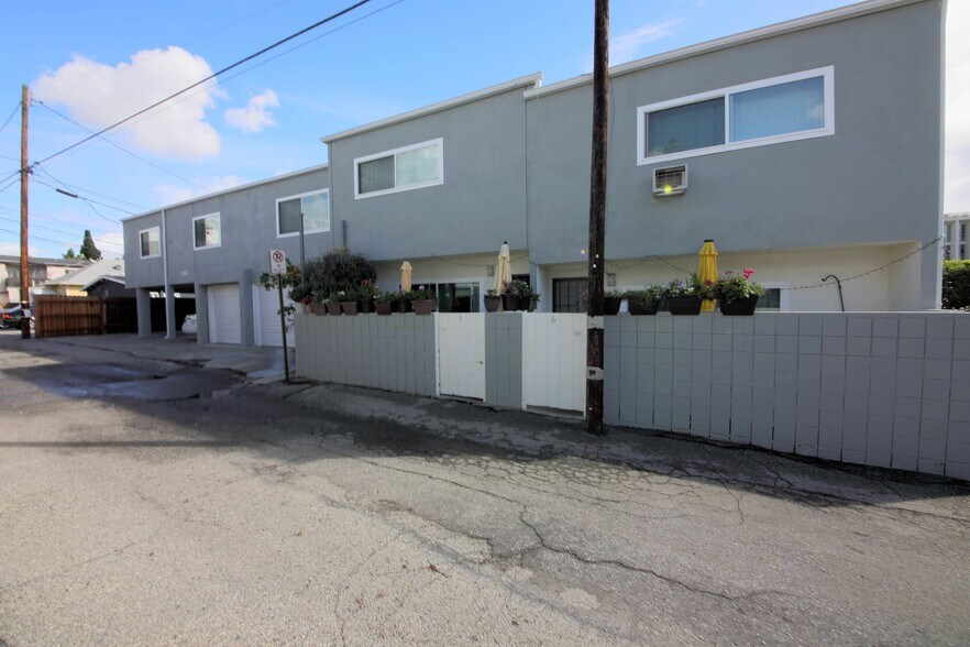 More Photos Of 1547 Stanford St, Santa Monica Apartments For Sale