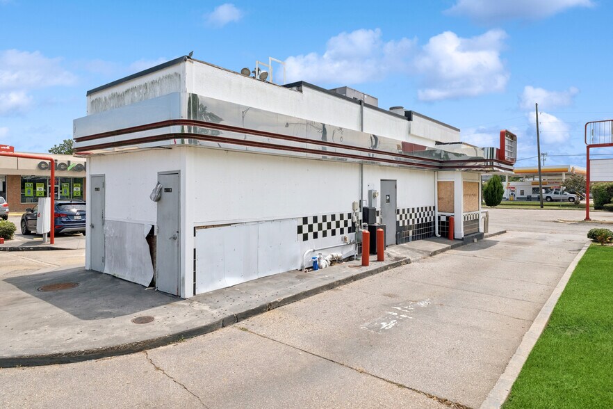 More Photos Of 3102 Loyola Dr, Kenner Fast Food For Lease