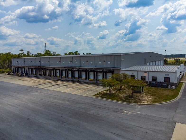 More Photos Of 7801 Commerce Blvd, Panama City Distribution For Lease