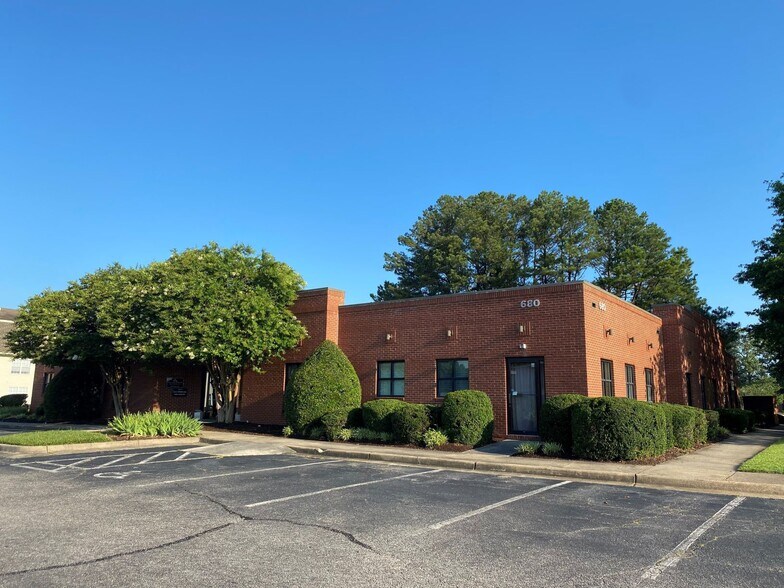 More Photos Of 680 Kingsborough Sq, Chesapeake Medical For Sale