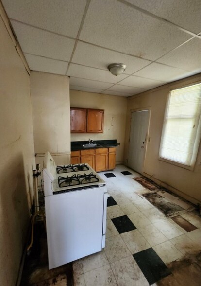 More Photos Of 2101 Rose Ave, Richmond Apartments For Sale