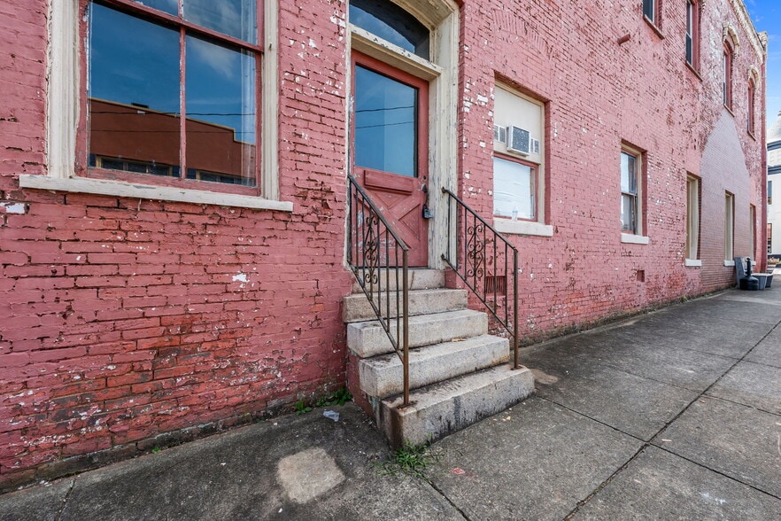 More Photos Of 101-105 S Scales St, Reidsville Storefront Retail Office For Sale