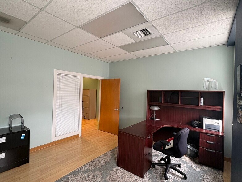 More Photos Of 2602 N Proctor St, Tacoma Office For Lease