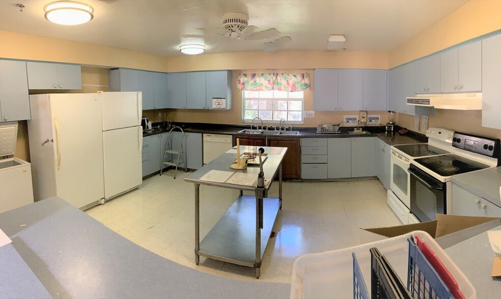 More Photos Of 5426 18th St W, Bradenton Assisted Living For Sale