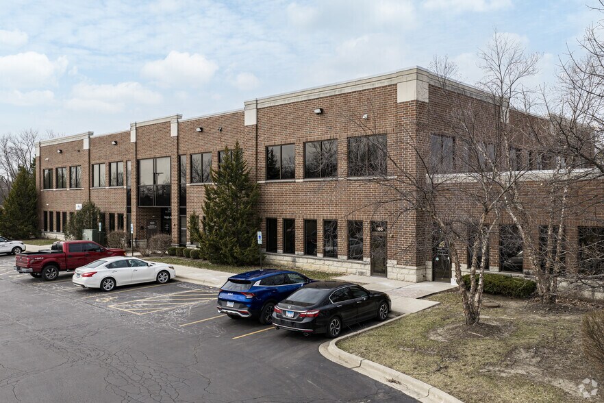 More Photos Of 365 Surryse Rd, Lake Zurich Office For Sale