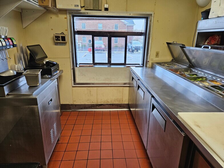 More Photos Of 2519 N 1st Ave, Evansville Fast Food For Lease