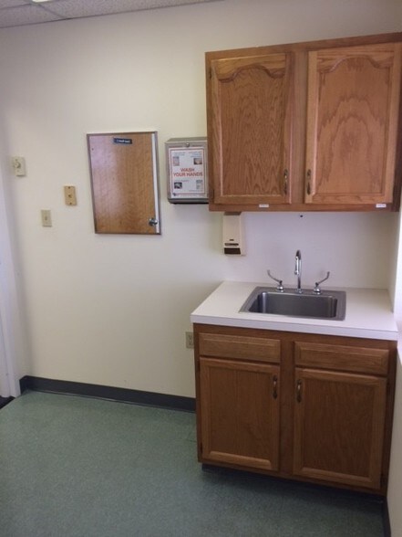 More Photos Of 265 Mill St, Hagerstown Medical For Lease