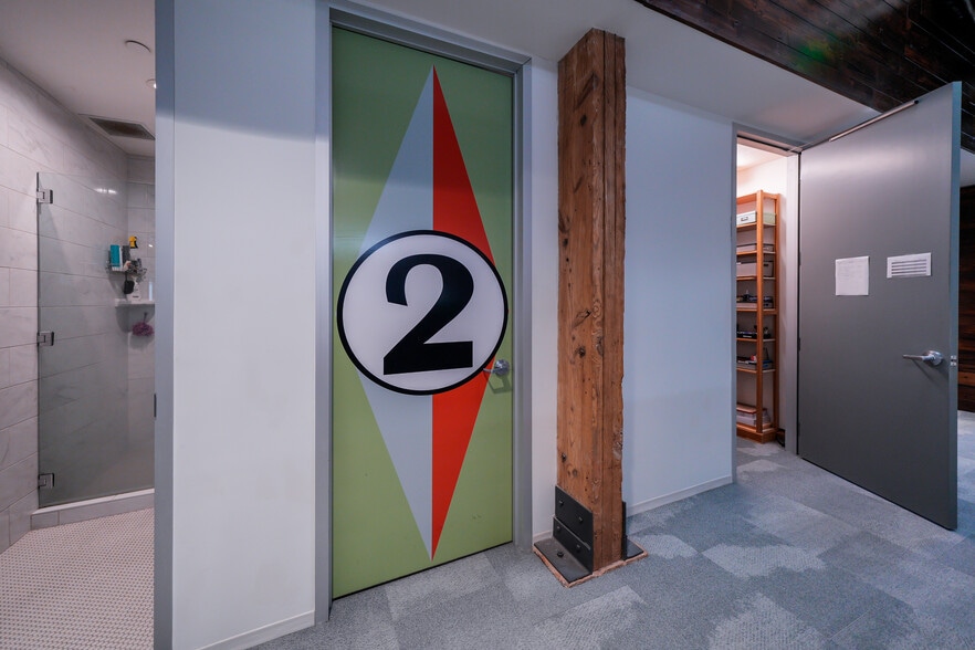 More Photos Of 4111 South Blvd, Charlotte Office For Sale