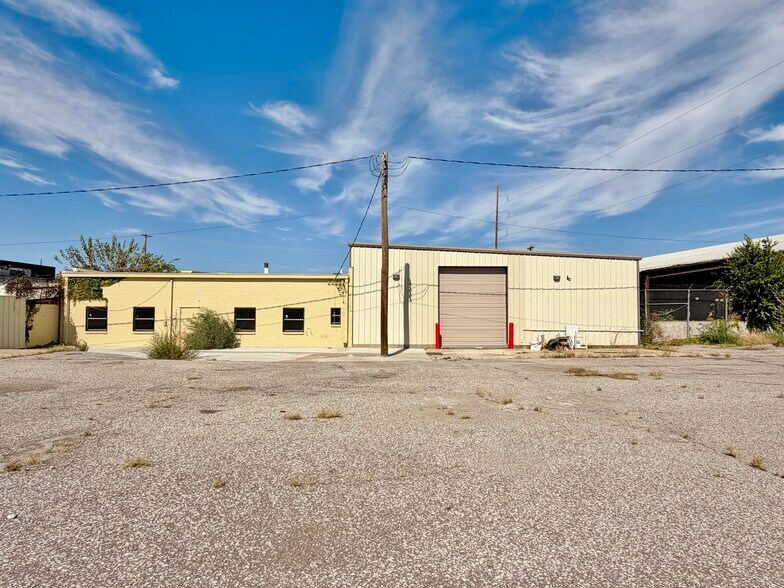 More Photos Of 908 SW 5th St, Oklahoma City Warehouse For Lease