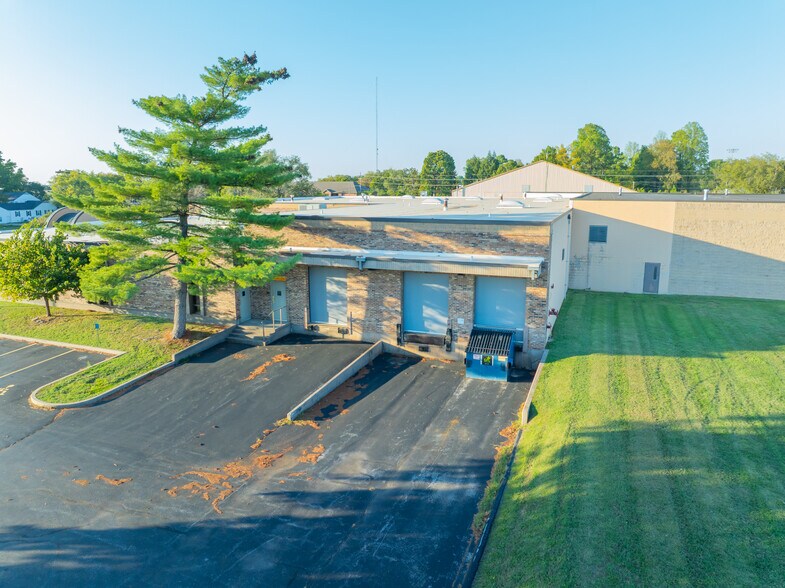 More Photos Of 820 N Cedarbrook Ave, Springfield Industrial For Sale