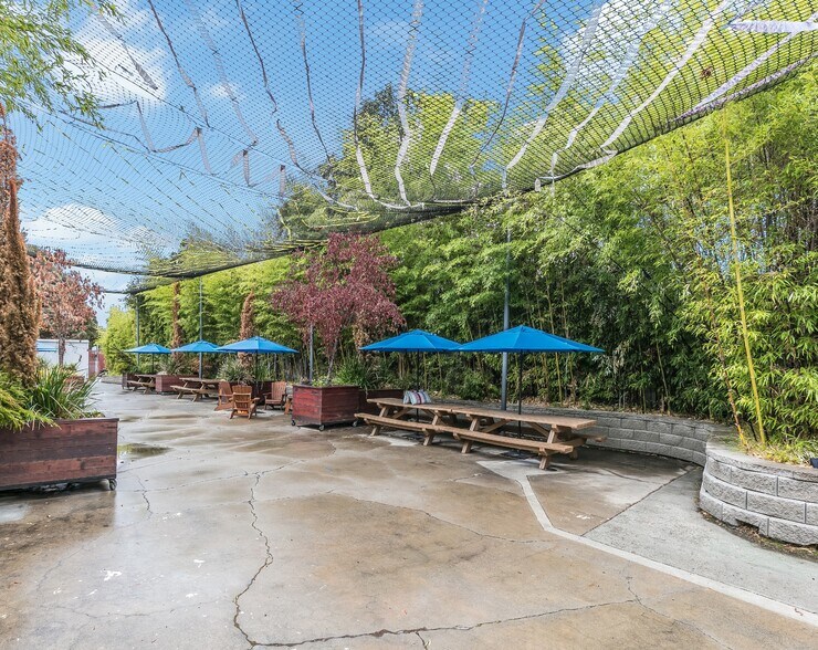 More Photos Of 114 Hazel St, Redwood City Research And Development For Lease