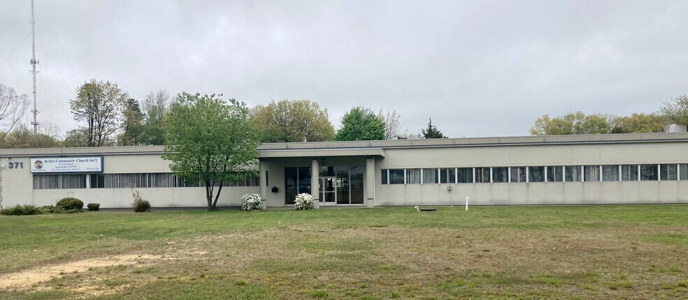 More Photos Of 371 Essex Rd, Tinton Falls Warehouse For Sale