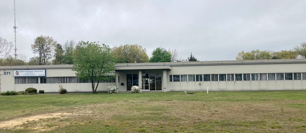 More Photos Of 371 Essex Rd, Tinton Falls Warehouse For Sale