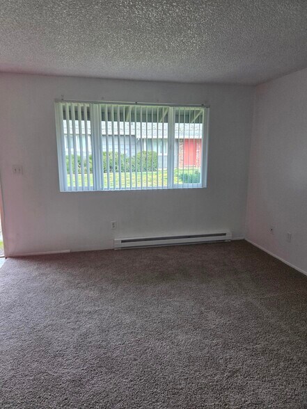 More Photos Of 211 SE Uglow St, Dallas Apartments For Sale