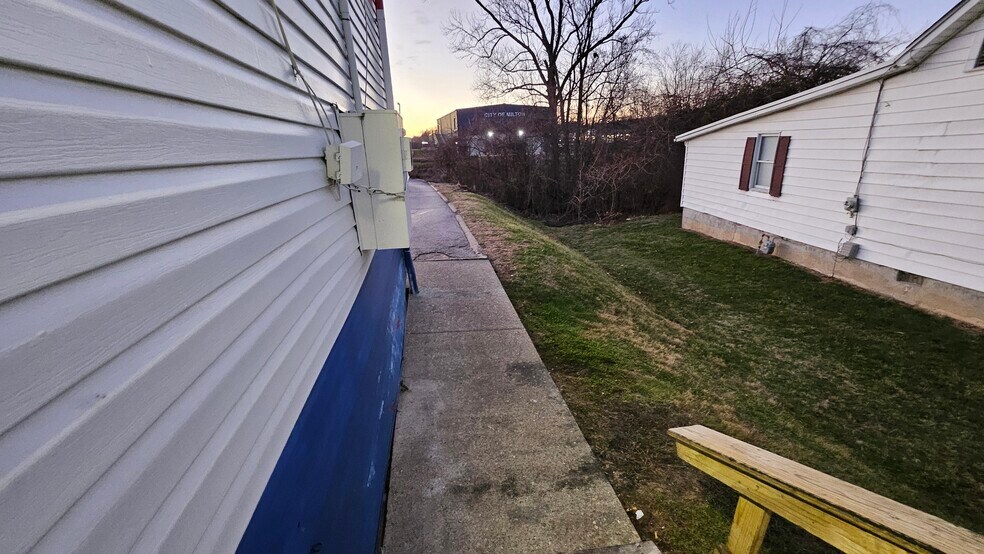 More Photos Of 325 E Main St, Milton Fast Food For Lease