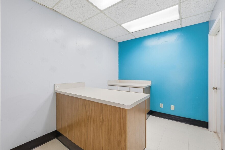 More Photos Of 2141-2149 W Park Blvd, Plano Unknown For Lease