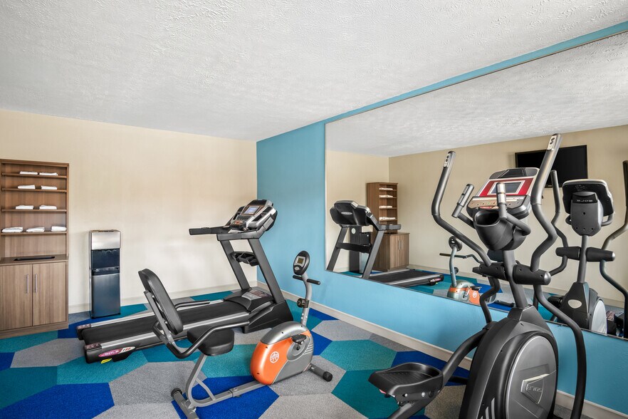 More Photos Of 1630 Richmond St, Mount Vernon Hotel For Sale