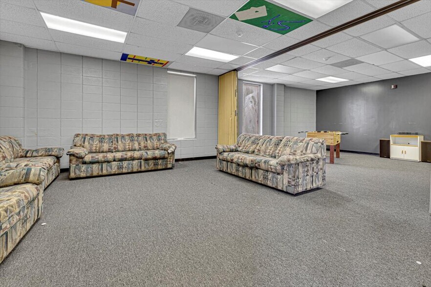 More Photos Of 17200 E 39th St S, Independence Religious Facility For Sale