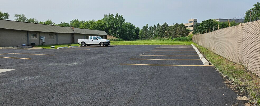 More Photos Of 20370 Rand Rd, Kildeer Storefront For Lease