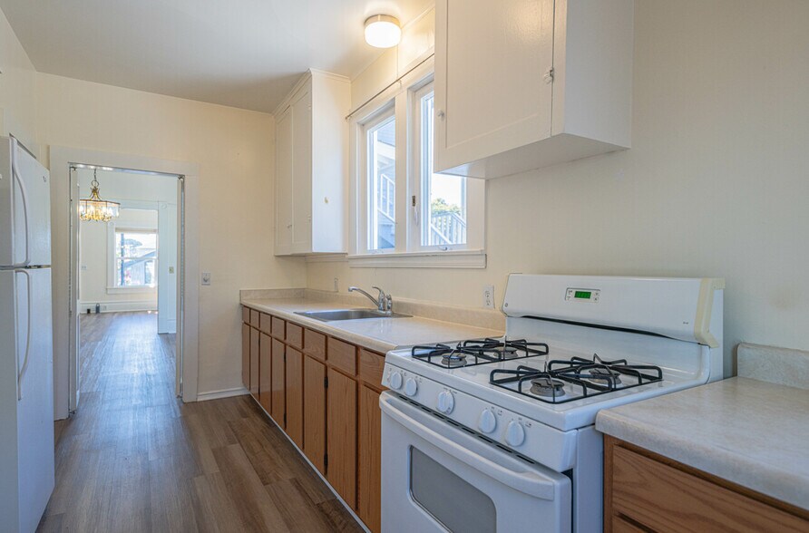 More Photos Of 206 Cypress Ave, Pacific Grove Apartments For Sale