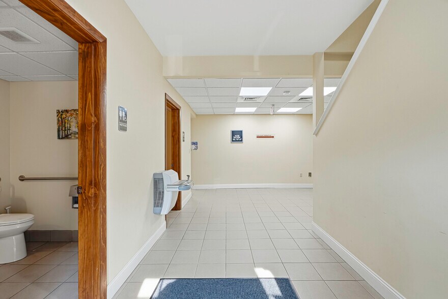 More Photos Of 37 Pierce St, Northborough Office For Sale