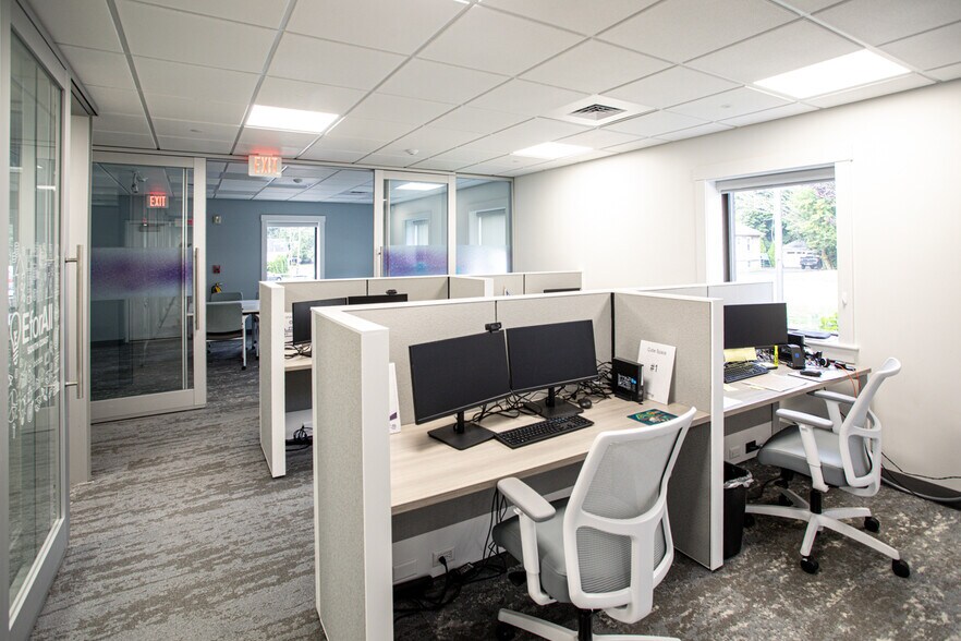 More Photos Of 54 County St, Somerset Bank For Lease