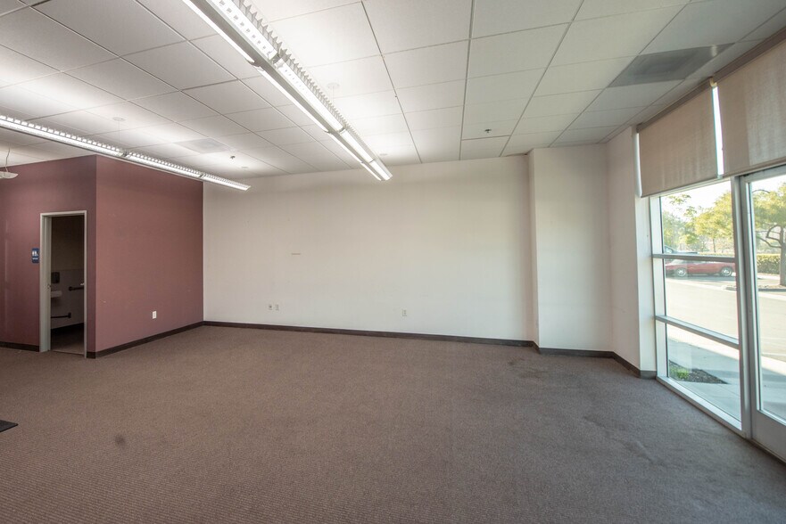 More Photos Of 1678-1692 Ord Way, Oceanside Warehouse For Lease