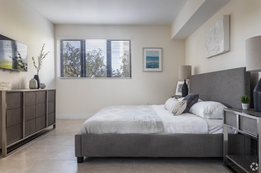 More Photos Of 1091 Galiano St, Coral Gables Apartments For Sale