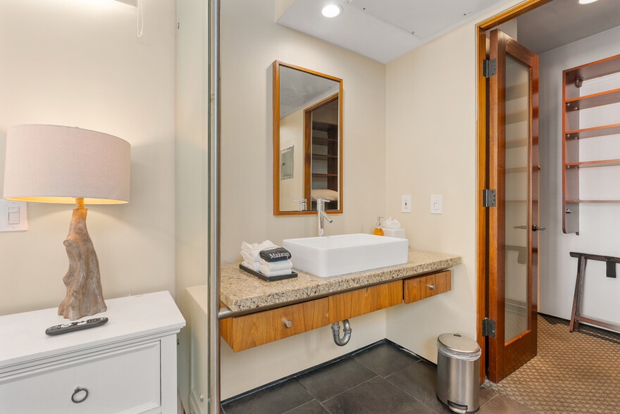 More Photos Of 690-696 South Coast Highway, Laguna Beach Hotel For Sale