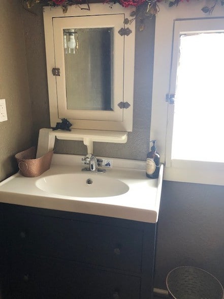 More Photos Of 703 W Main St, Payson Freestanding For Sale