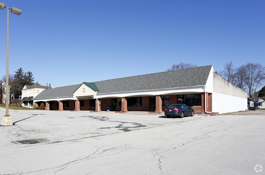 Primary Photo Of 250 Castalia St, Bellevue General Retail For Lease